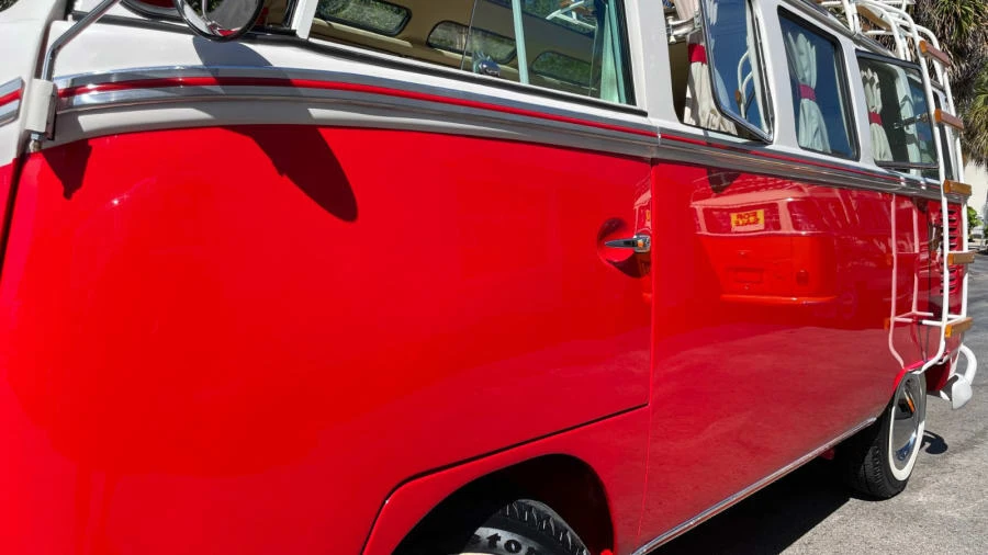 1973 Volkswagen Bay-Window Bus - Image 16 of 18