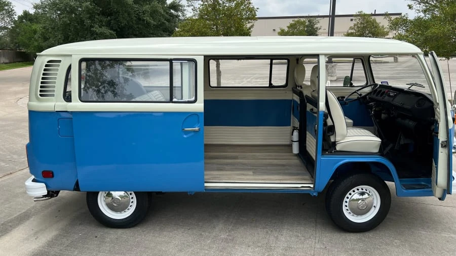 1973 Volkswagen Bay-Window Bus - Image 4 of 5