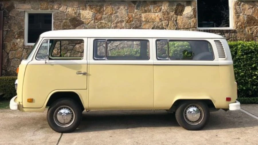 1973 Volkswagen Bay-Window Bus - Image 2 of 3