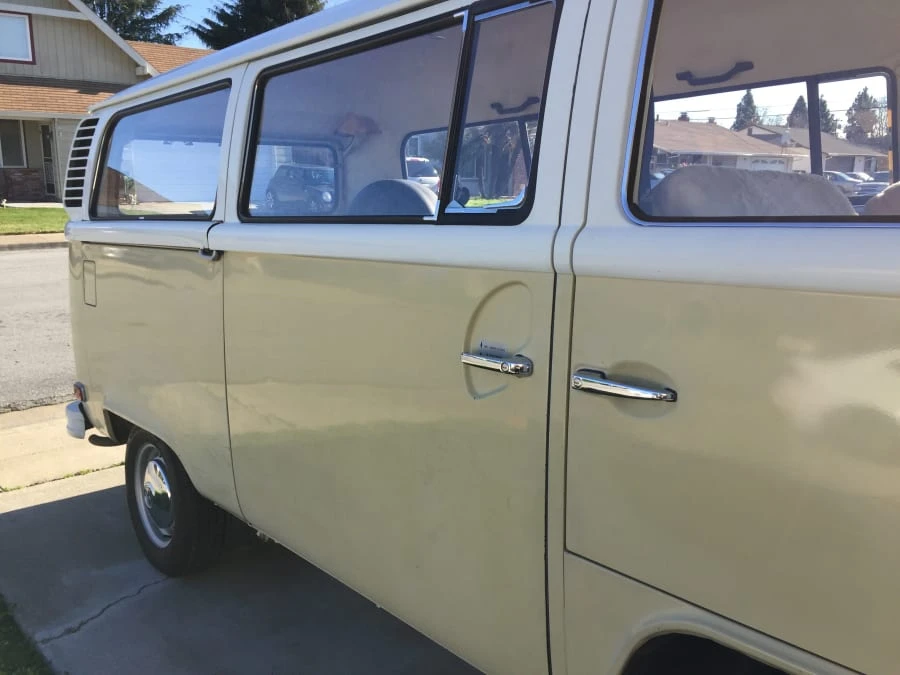 1973 Volkswagen Bay-Window Bus - Image 3 of 3
