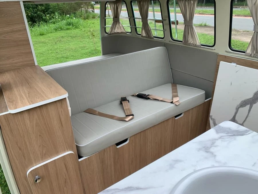 1973 Volkswagen Bay-Window Bus - Image 10 of 31