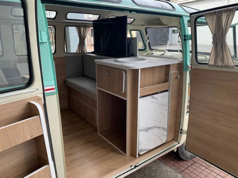 1973 Volkswagen Bay-Window Bus - Image 9 of 31