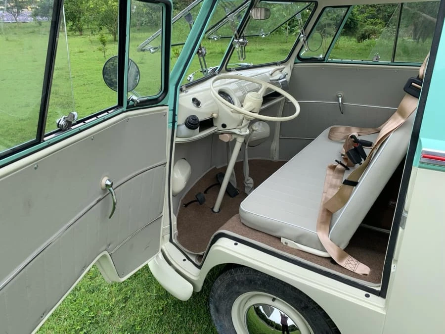 1973 Volkswagen Bay-Window Bus - Image 6 of 31