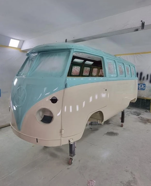 1973 Volkswagen Bay-Window Bus - Image 20 of 28