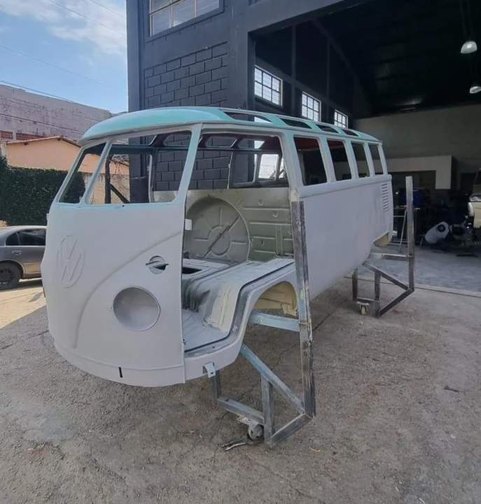 1973 Volkswagen Bay-Window Bus - Image 21 of 28