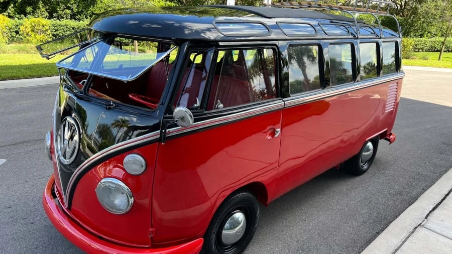 1973 Volkswagen Bay-Window Bus - Image 9 of 31
