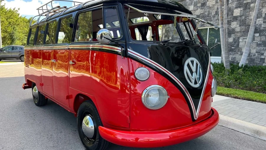 1973 Volkswagen Bay-Window Bus - Image 13 of 31
