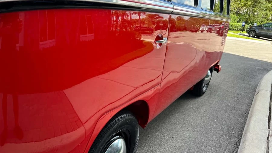 1973 Volkswagen Bay-Window Bus - Image 22 of 31