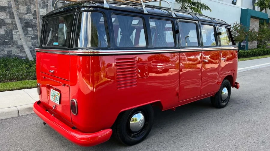 1973 Volkswagen Bay-Window Bus - Image 11 of 31