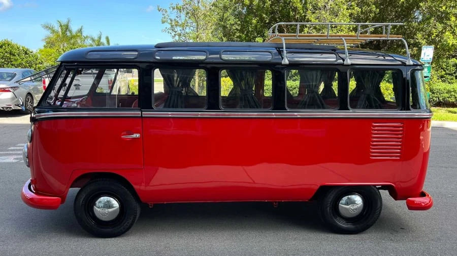 1973 Volkswagen Bay-Window Bus - Image 2 of 31