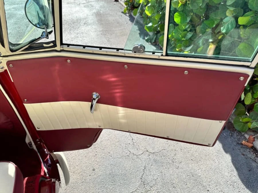 1973 Volkswagen Bay-Window Bus - Image 20 of 30