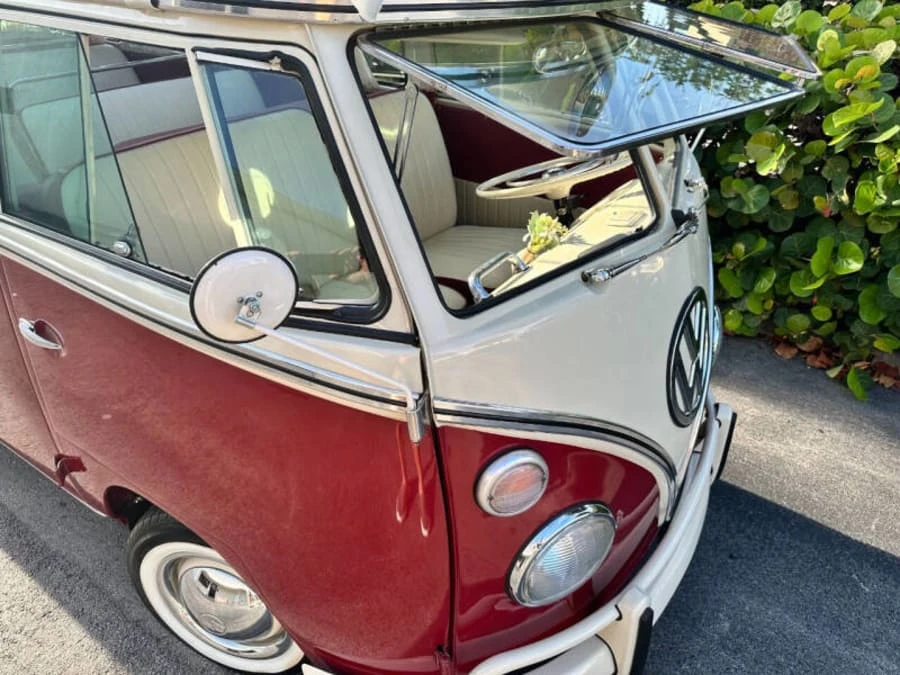 1973 Volkswagen Bay-Window Bus - Image 9 of 30