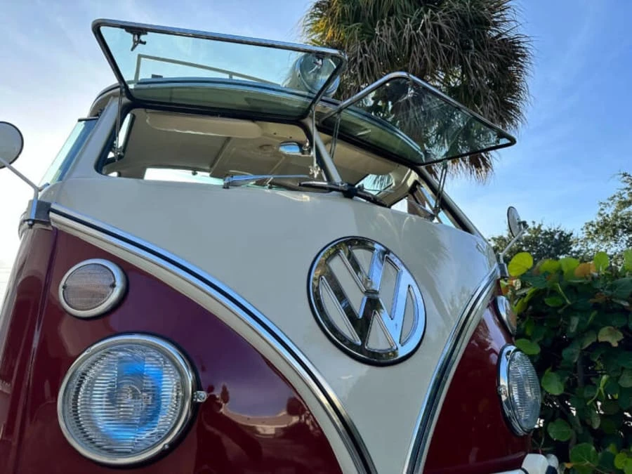 1973 Volkswagen Bay-Window Bus - Image 10 of 30