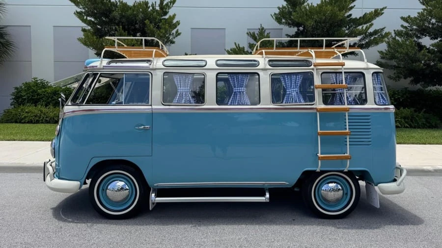 1973 Volkswagen Bay-Window Bus - Image 2 of 16