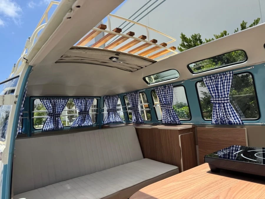 1973 Volkswagen Bay-Window Bus - Image 10 of 16