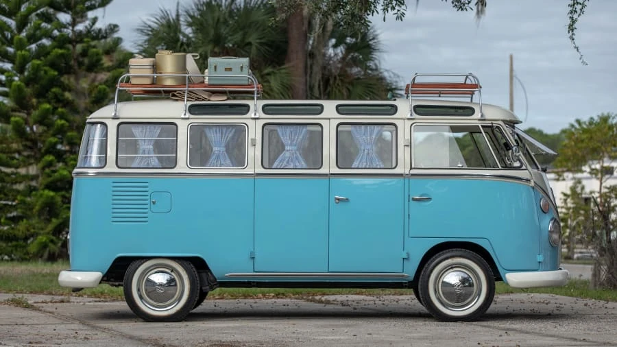 1973 Volkswagen Bay-Window Bus - Image 2 of 31