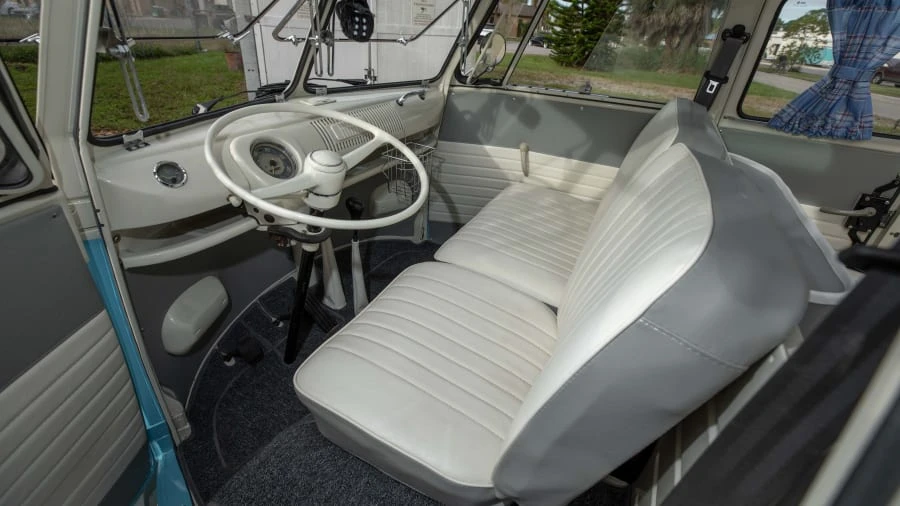 1973 Volkswagen Bay-Window Bus - Image 4 of 31