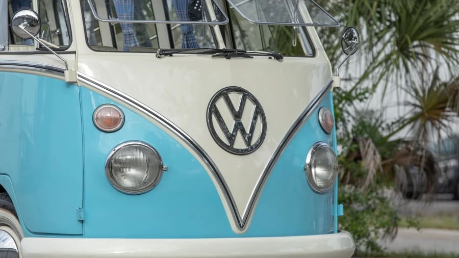 1973 Volkswagen Bay-Window Bus - Image 11 of 31