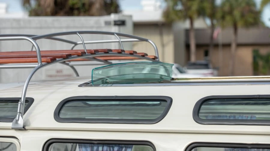 1973 Volkswagen Bay-Window Bus - Image 20 of 31