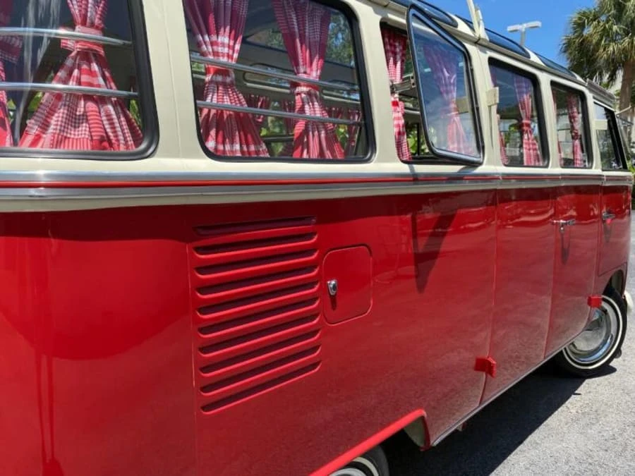1973 Volkswagen Bay-Window Bus - Image 21 of 31