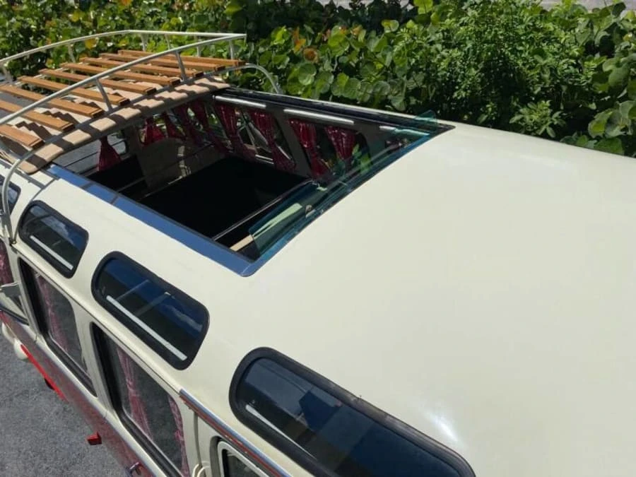 1973 Volkswagen Bay-Window Bus - Image 16 of 31