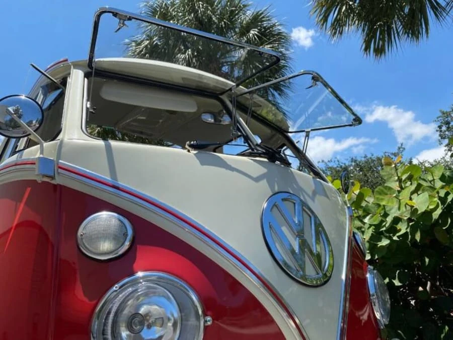 1973 Volkswagen Bay-Window Bus - Image 4 of 31