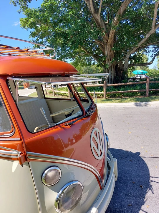 1973 Volkswagen Bay-Window Bus - Image 5 of 17