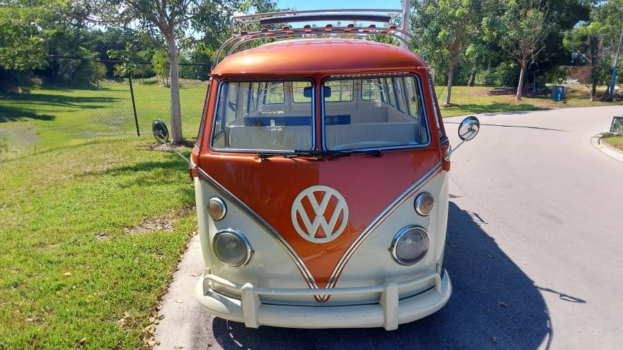 1973 Volkswagen Bay-Window Bus - Image 3 of 17