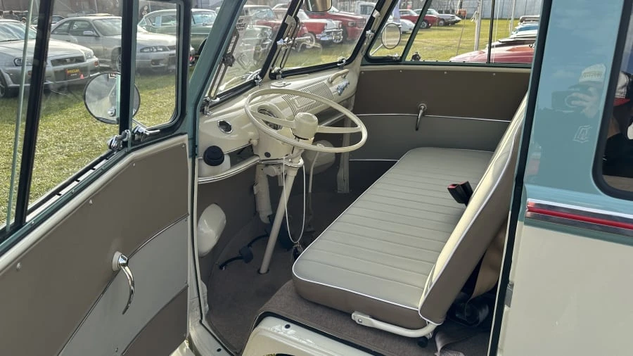 1973 Volkswagen Bay-Window Bus - Image 17 of 31