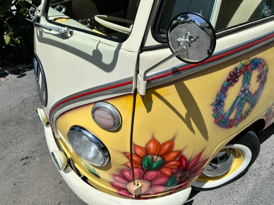 1973 Volkswagen Bay-Window Bus - Image 6 of 16