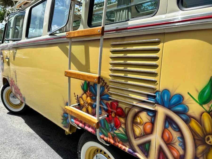 1973 Volkswagen Bay-Window Bus - Image 7 of 16