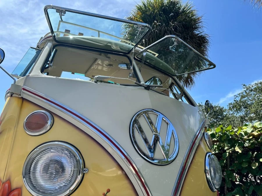 1973 Volkswagen Bay-Window Bus - Image 8 of 16