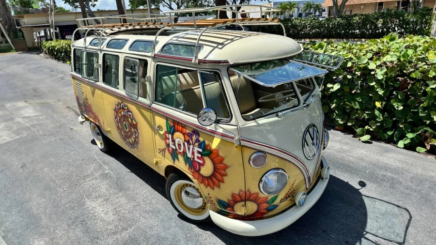 1973 Volkswagen Bay-Window Bus - Image 5 of 16