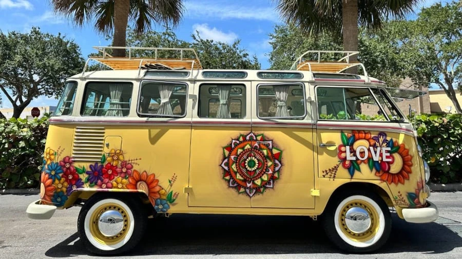 1973 Volkswagen Bay-Window Bus - Image 2 of 16