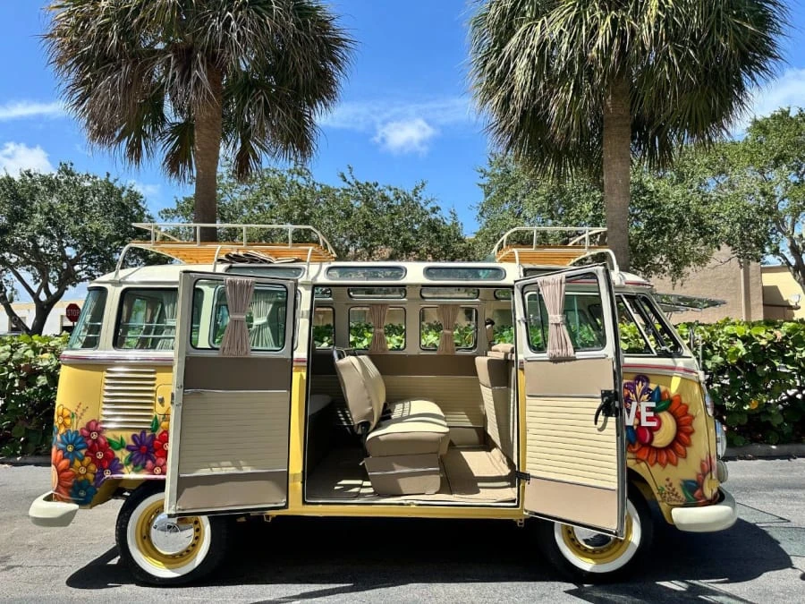 1973 Volkswagen Bay-Window Bus - Image 9 of 16