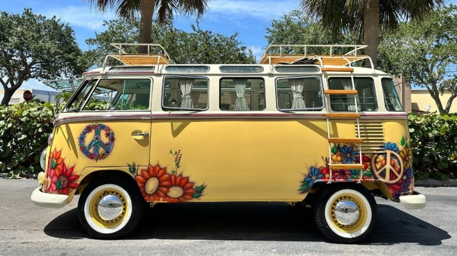 1973 Volkswagen Bay-Window Bus - Image 4 of 16