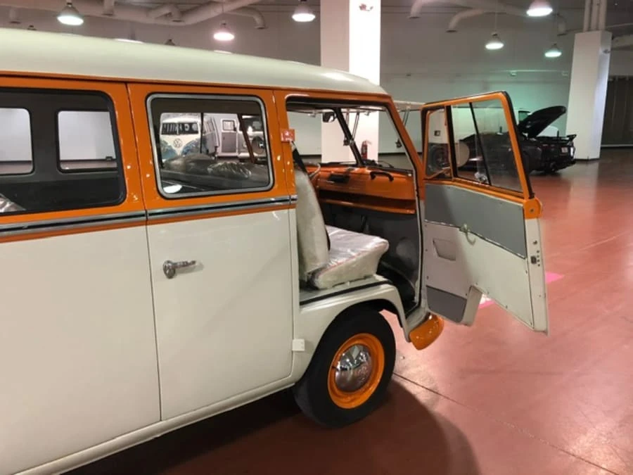 1973 Volkswagen Bay-Window Bus - Image 18 of 31