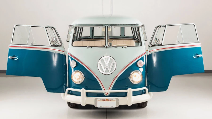 1973 Volkswagen Bay-Window Bus - Image 6 of 9