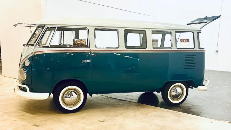 1973 Volkswagen Bay-Window Bus - Image 2 of 9