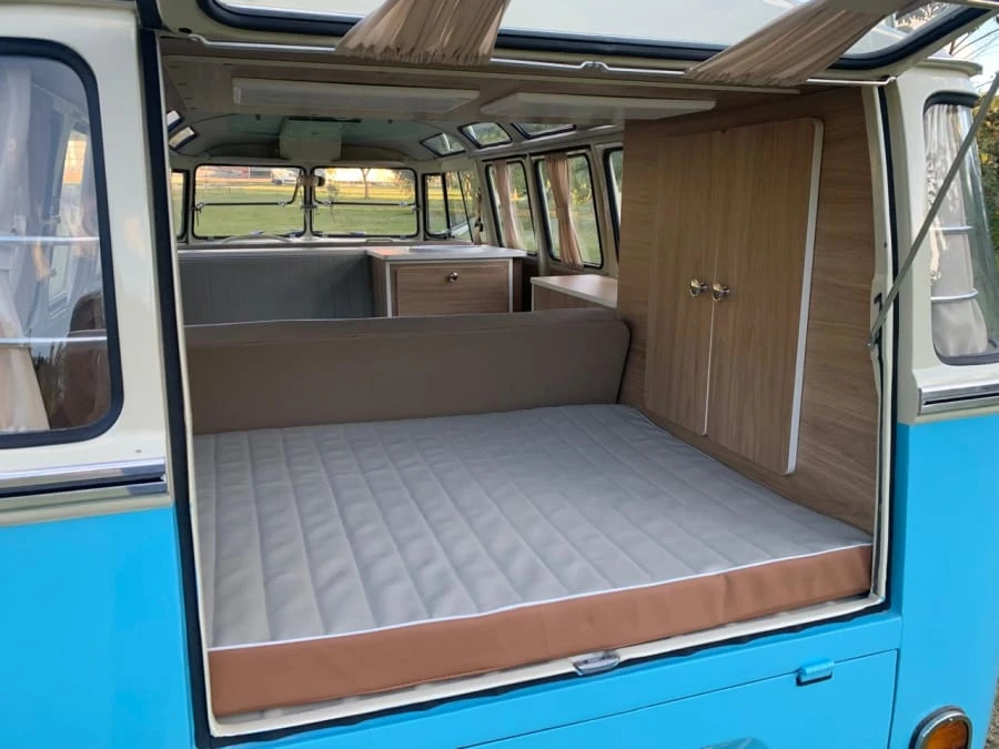 1973 Volkswagen Bay-Window Bus - Image 11 of 29