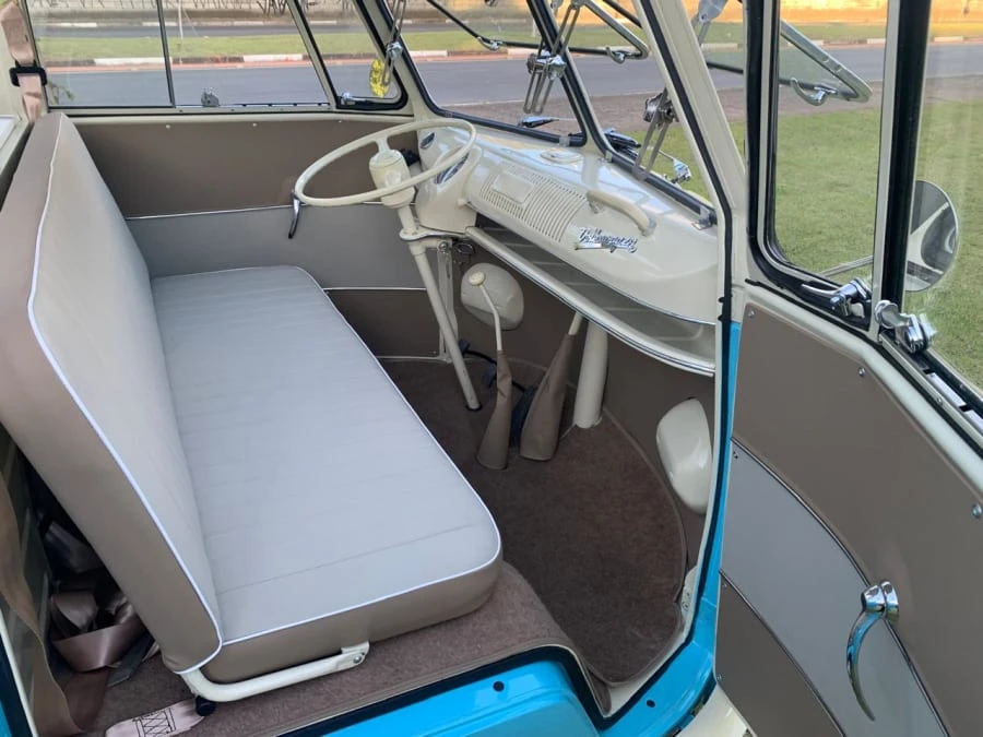 1973 Volkswagen Bay-Window Bus - Image 10 of 29