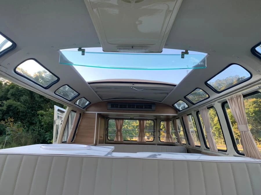 1973 Volkswagen Bay-Window Bus - Image 9 of 29