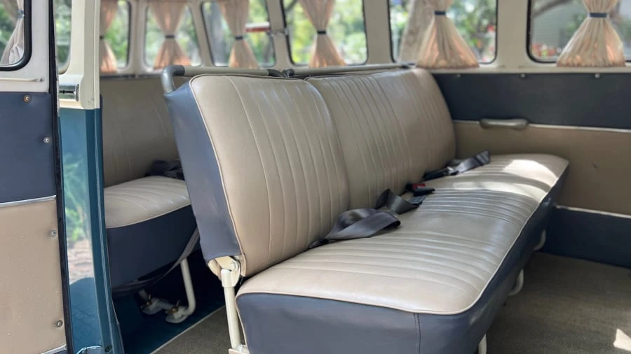 1973 Volkswagen Bay-Window Bus - Image 6 of 16
