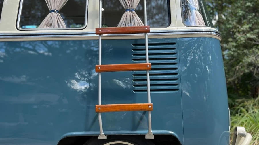 1973 Volkswagen Bay-Window Bus - Image 12 of 16