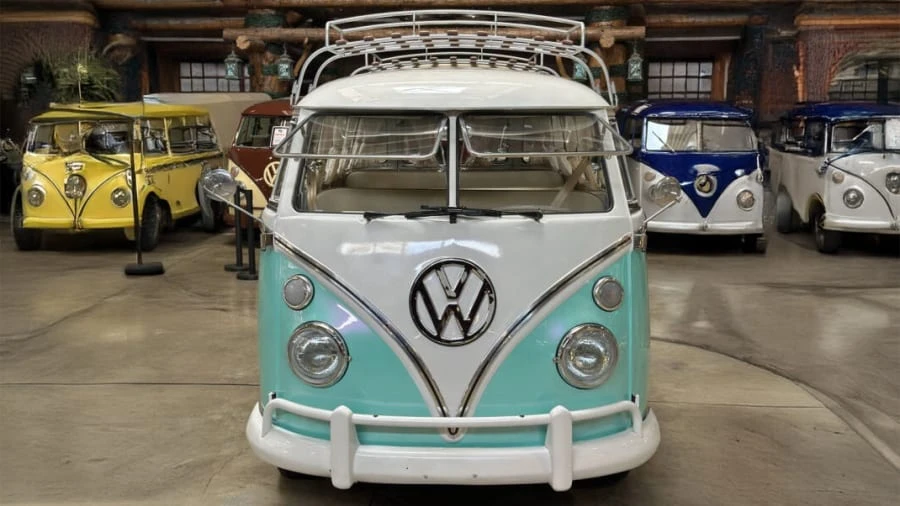 1973 Volkswagen Bay-Window Bus - Image 5 of 31