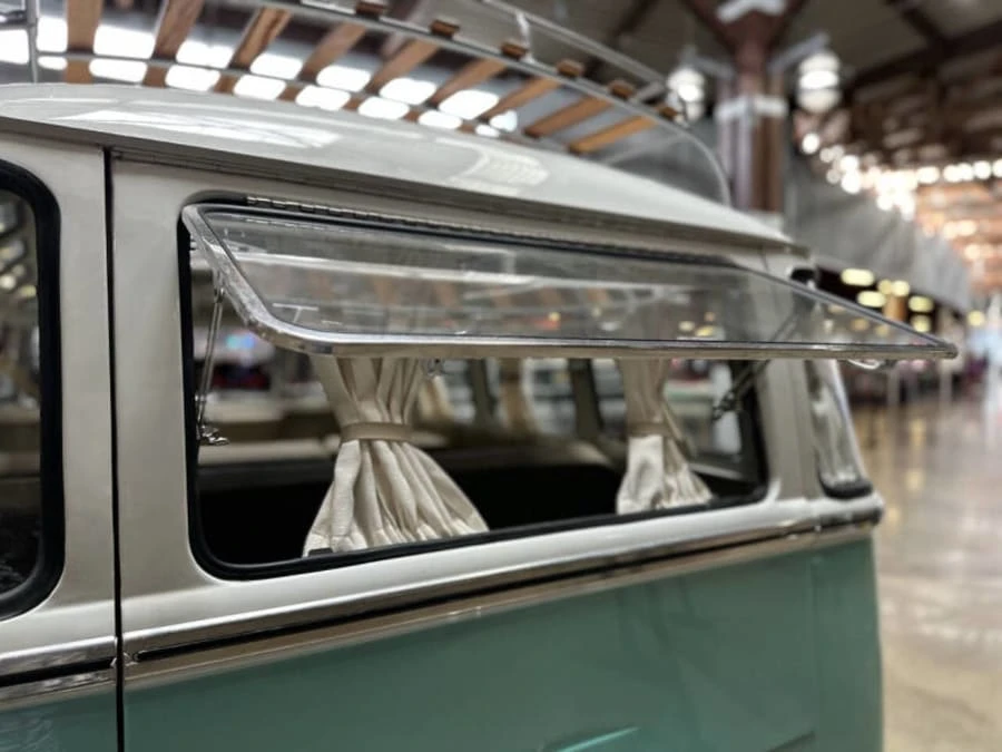 1973 Volkswagen Bay-Window Bus - Image 20 of 31