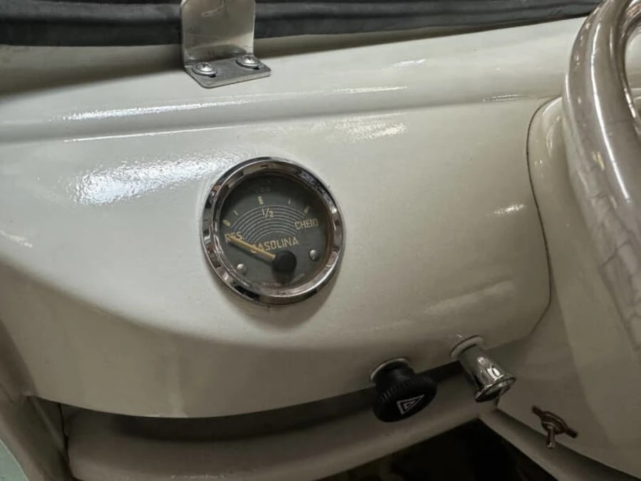 1973 Volkswagen Bay-Window Bus - Image 29 of 31