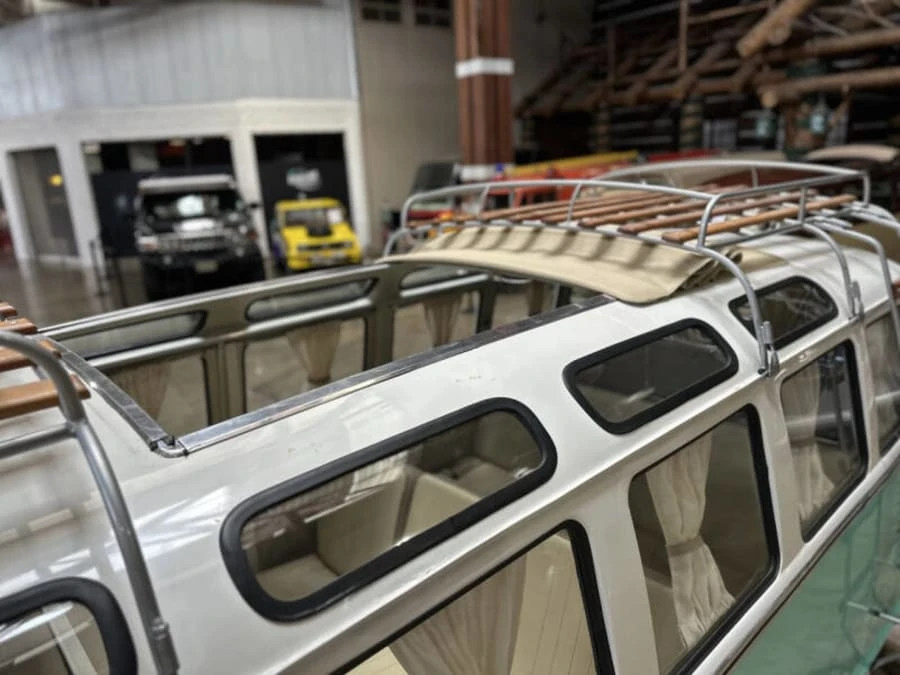 1973 Volkswagen Bay-Window Bus - Image 12 of 31