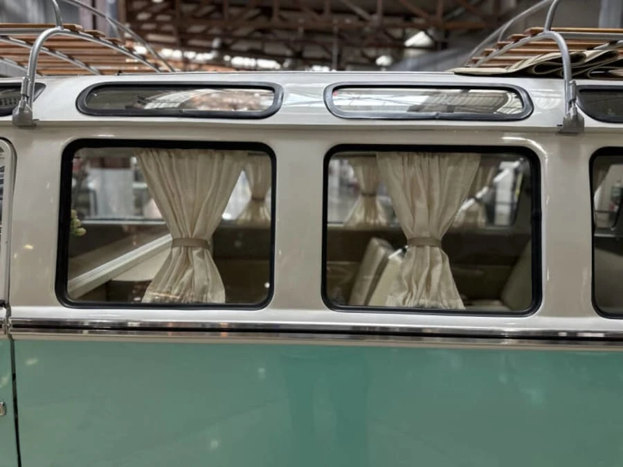 1973 Volkswagen Bay-Window Bus - Image 10 of 31