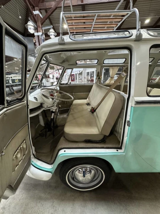 1973 Volkswagen Bay-Window Bus - Image 27 of 31